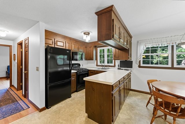 48 Cosgrove Avenue, Agawam, MA 01001