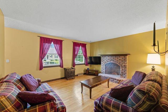 48 Cosgrove Avenue, Agawam, MA 01001