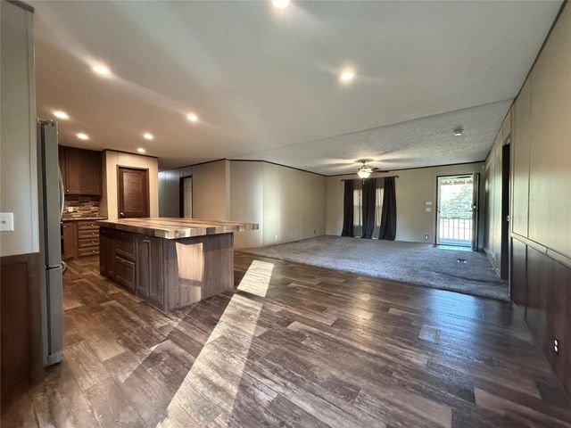 975 Roberts, Vidor, TX 77662