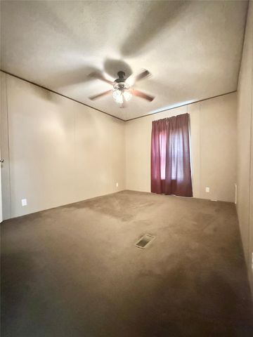 975 Roberts, Vidor, TX 77662