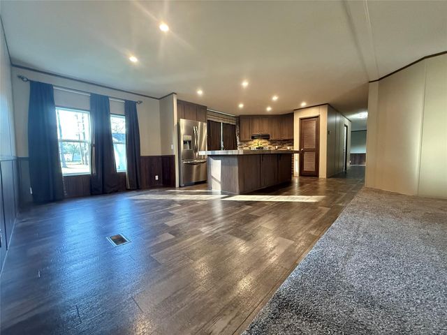 975 Roberts, Vidor, TX 77662