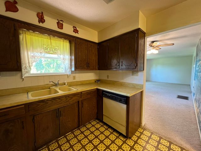 2479 M Highway, Cabool, MO 65689