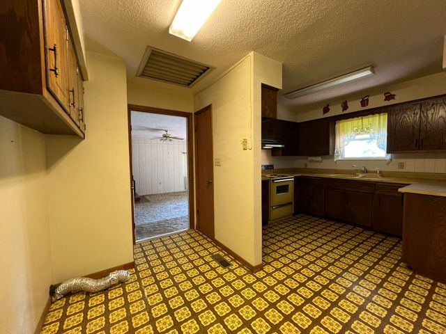 2479 M Highway, Cabool, MO 65689