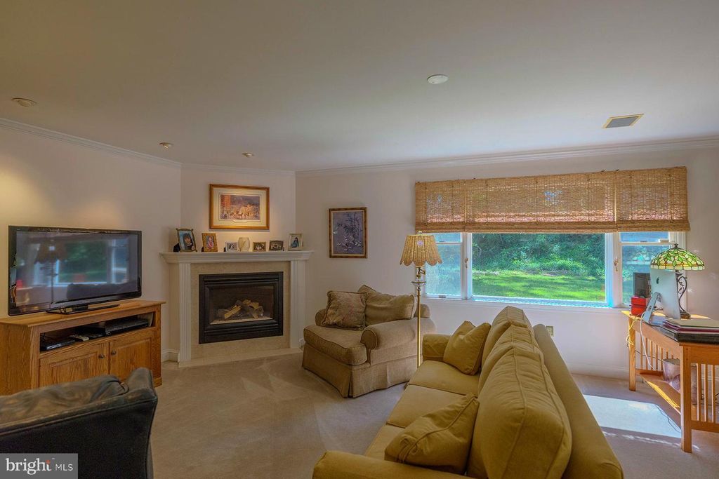 Image 12 of property listing at 13324 HICKORY HILL RD, Hagerstown, MD 21742