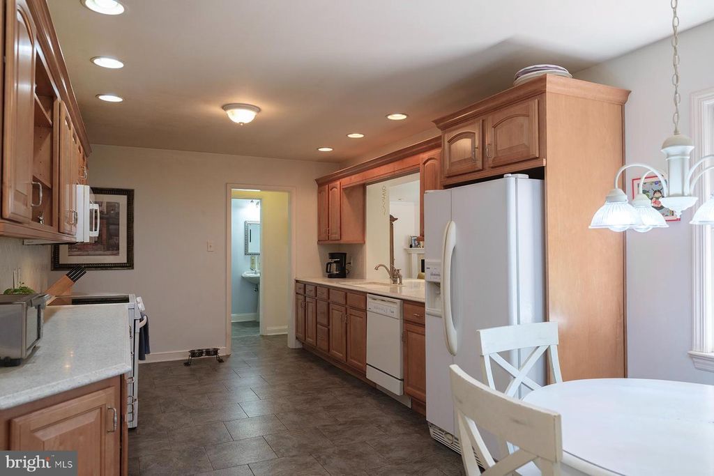 Image 21 of property listing at 13324 HICKORY HILL RD, Hagerstown, MD 21742