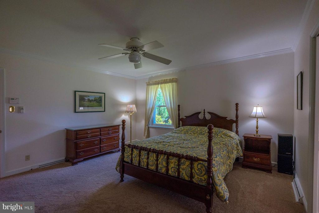 Image 23 of property listing at 13324 HICKORY HILL RD, Hagerstown, MD 21742