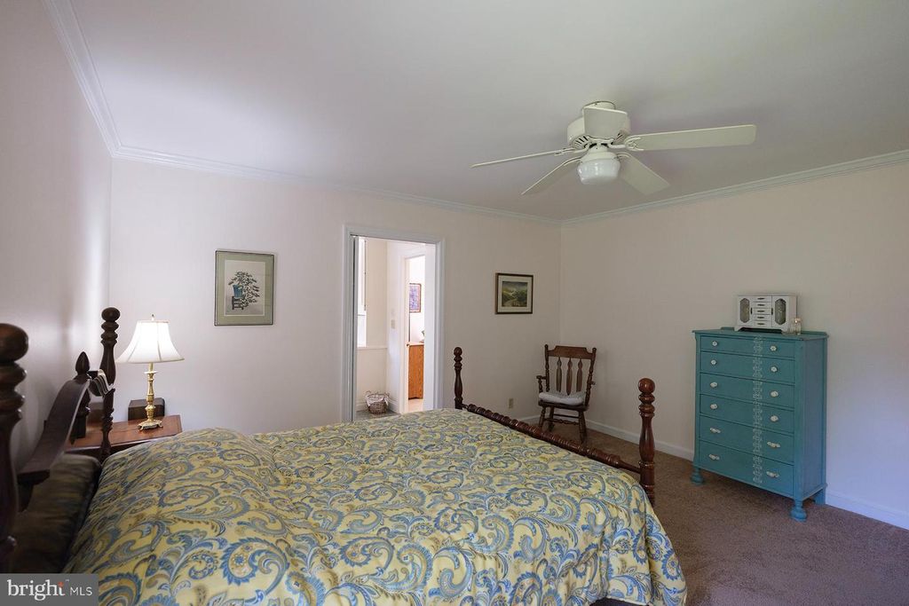 Image 24 of property listing at 13324 HICKORY HILL RD, Hagerstown, MD 21742