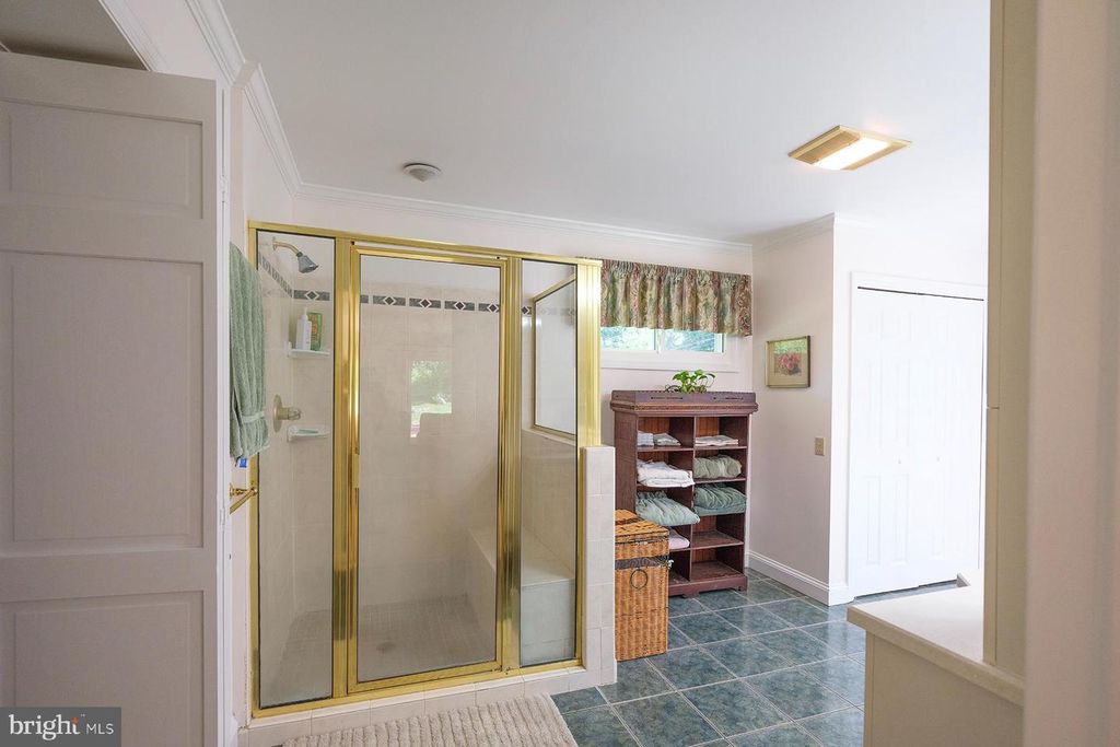 Image 27 of property listing at 13324 HICKORY HILL RD, Hagerstown, MD 21742