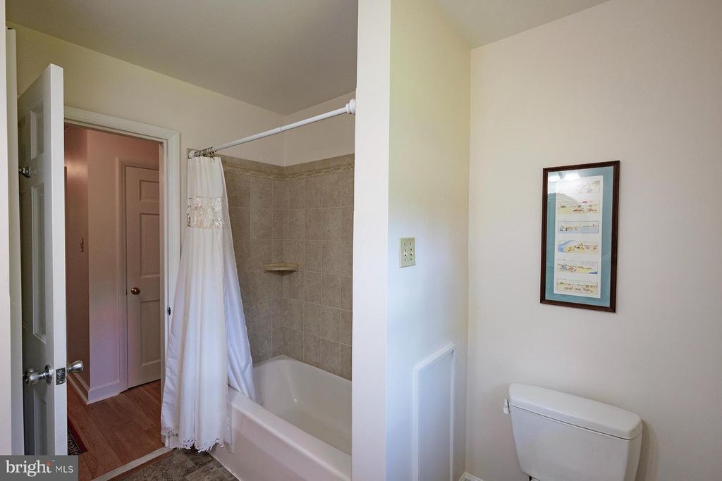 Image 33 of property listing at 13324 HICKORY HILL RD, Hagerstown, MD 21742