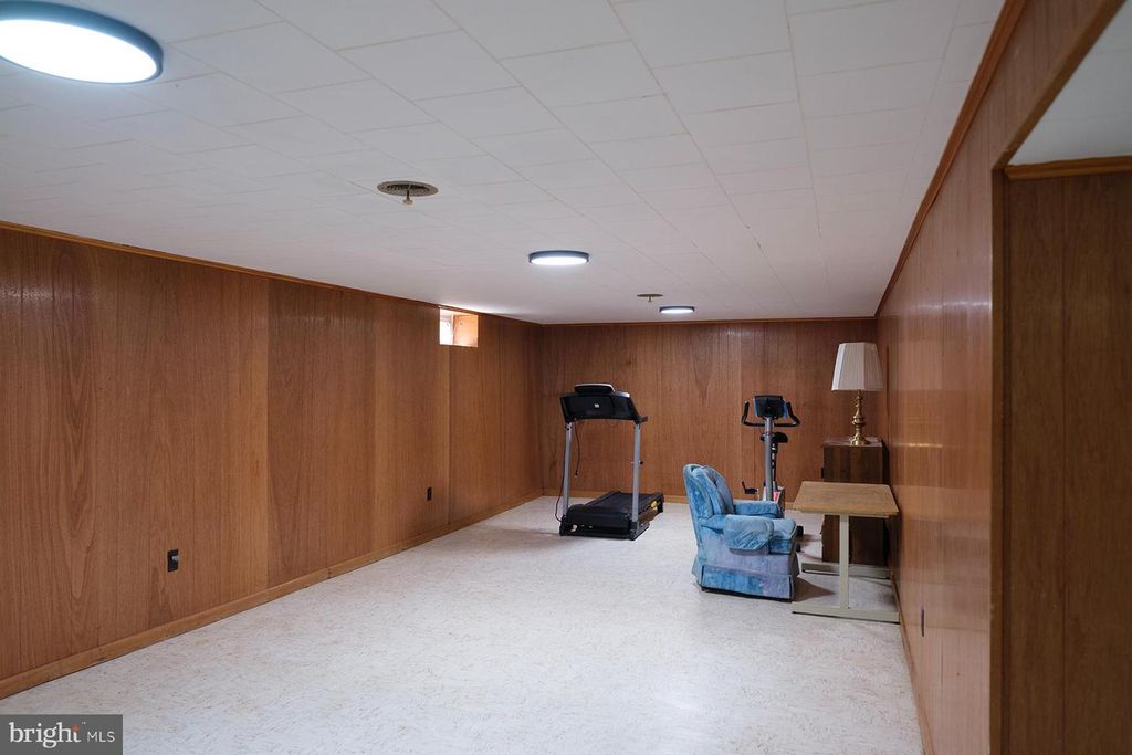 Image 35 of property listing at 13324 HICKORY HILL RD, Hagerstown, MD 21742