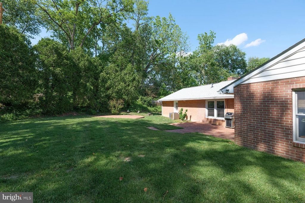 Image 42 of property listing at 13324 HICKORY HILL RD, Hagerstown, MD 21742