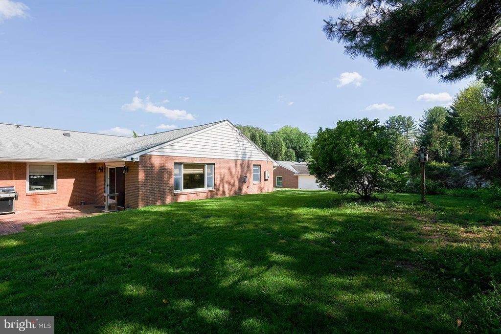 Image 43 of property listing at 13324 HICKORY HILL RD, Hagerstown, MD 21742