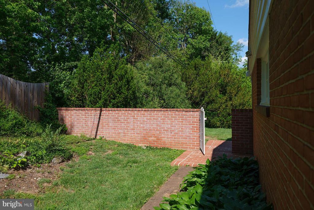 Image 45 of property listing at 13324 HICKORY HILL RD, Hagerstown, MD 21742