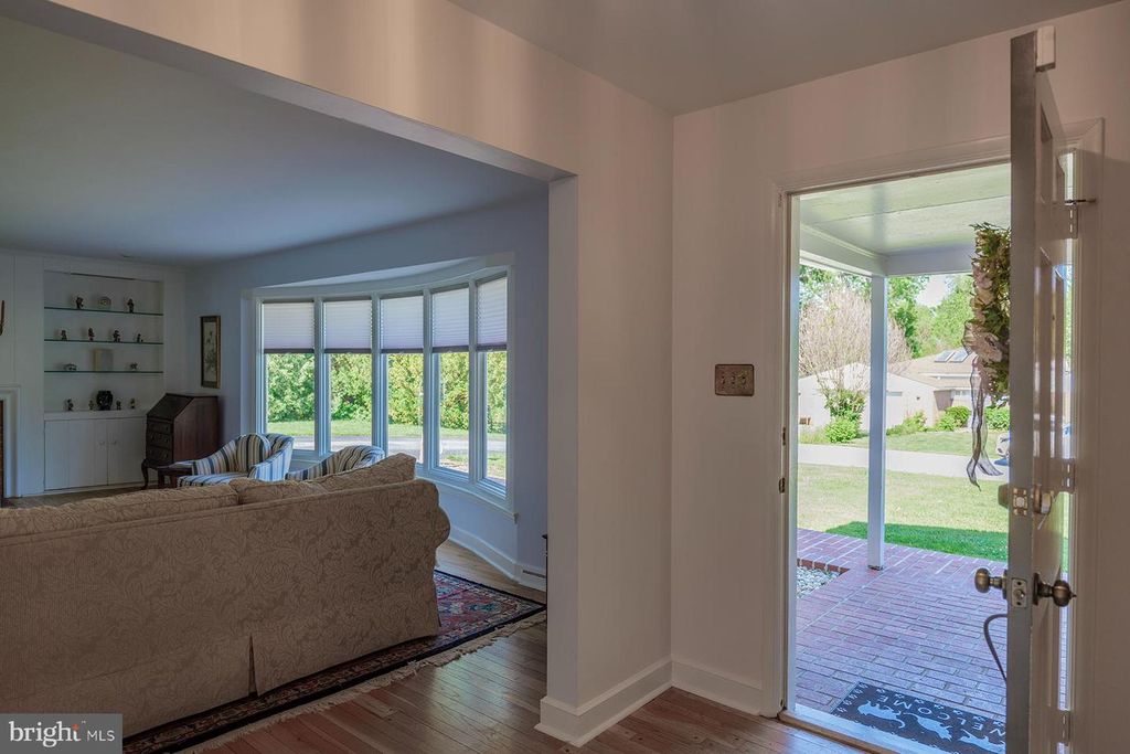 Image 5 of property listing at 13324 HICKORY HILL RD, Hagerstown, MD 21742