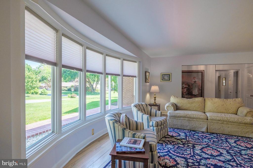 Image 7 of property listing at 13324 HICKORY HILL RD, Hagerstown, MD 21742