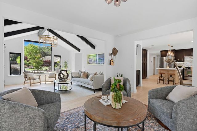 5813 Mareta Ln, Loomis, CA 95650