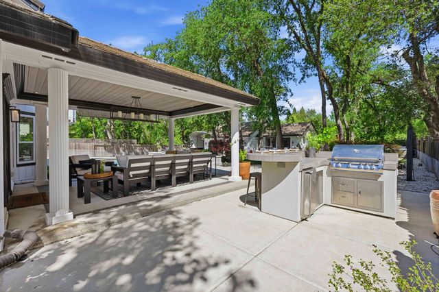 5813 Mareta Ln, Loomis, CA 95650