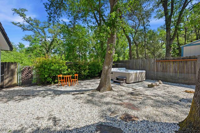 5813 Mareta Ln, Loomis, CA 95650