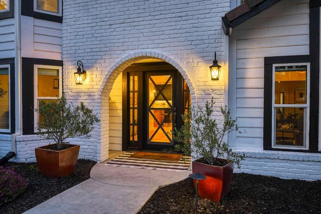 5813 Mareta Ln, Loomis, CA 95650