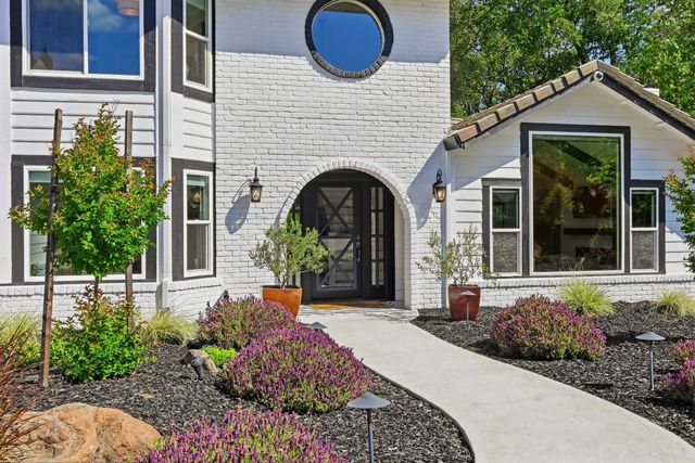 5813 Mareta Ln, Loomis, CA 95650