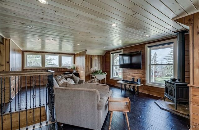 37000 Rock Beach Road West, Cape Vincent, NY 13618