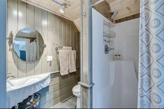 37000 Rock Beach Road West, Cape Vincent, NY 13618