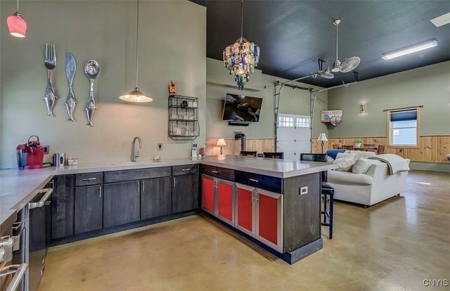 37000 Rock Beach Road West, Cape Vincent, NY 13618