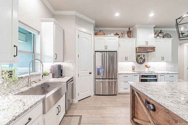 117 Shelby, Adkins, TX 78101