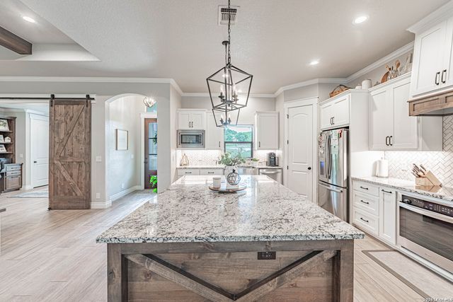 117 Shelby, Adkins, TX 78101