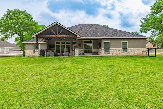 117 Shelby, Adkins, TX 78101