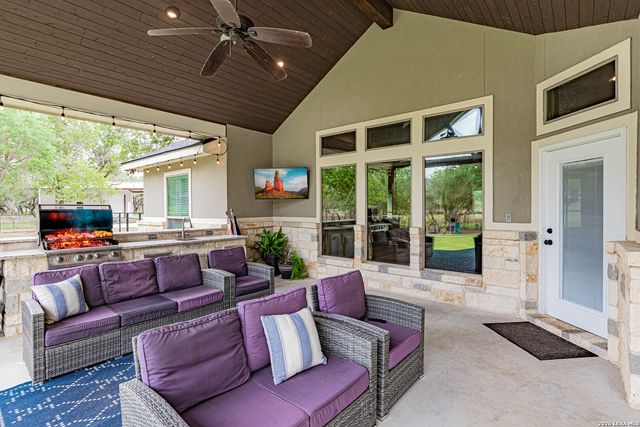 117 Shelby, Adkins, TX 78101