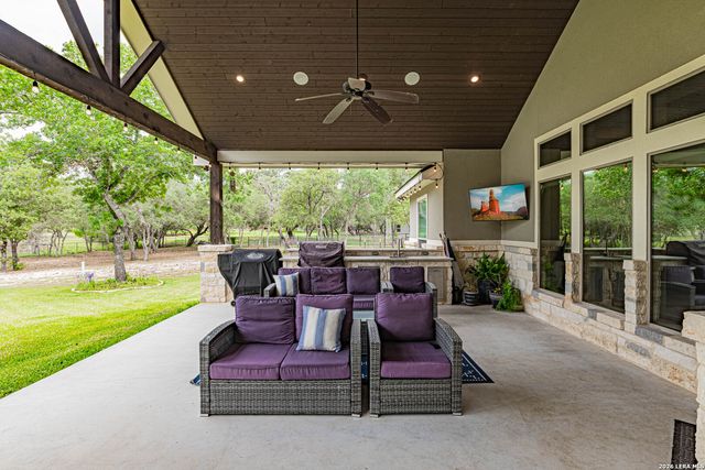117 Shelby, Adkins, TX 78101