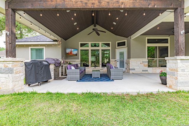 117 Shelby, Adkins, TX 78101