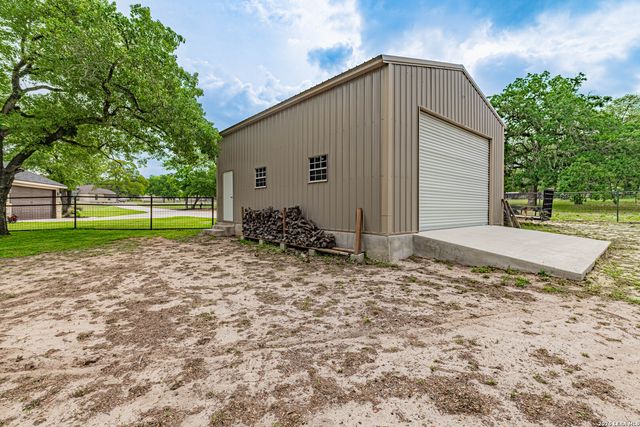 117 Shelby, Adkins, TX 78101