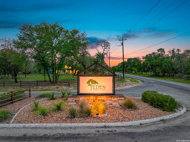 117 Shelby, Adkins, TX 78101
