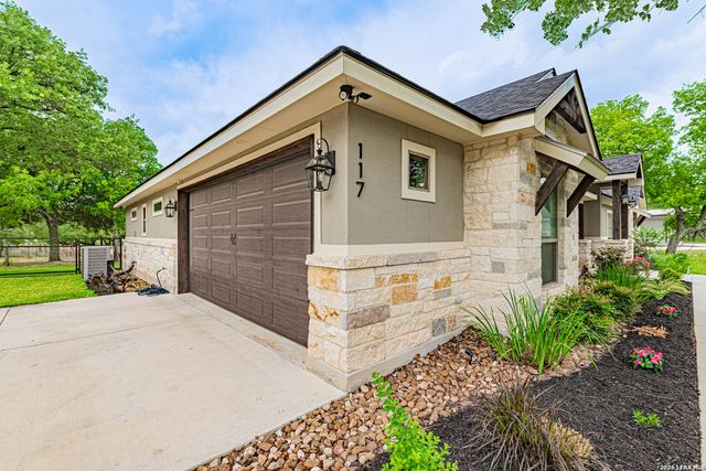 117 Shelby, Adkins, TX 78101