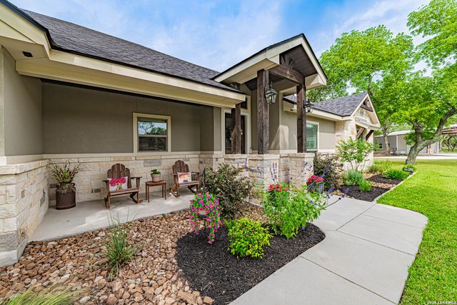 117 Shelby, Adkins, TX 78101