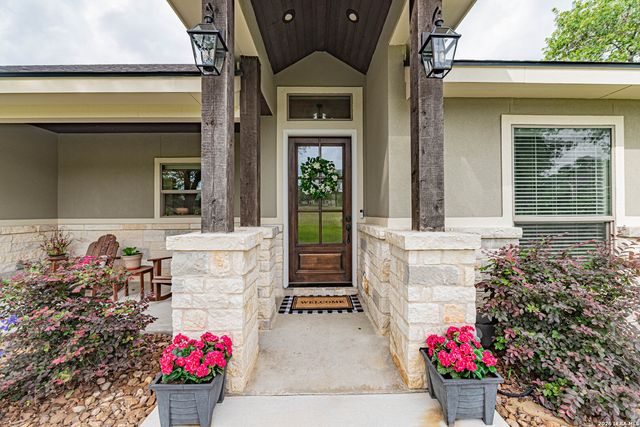117 Shelby, Adkins, TX 78101