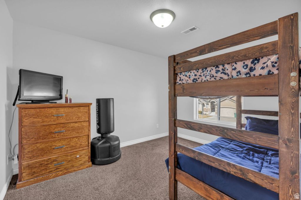 Image 15 of property listing at 1437 W 1200 S, Clearfield, UT 84015