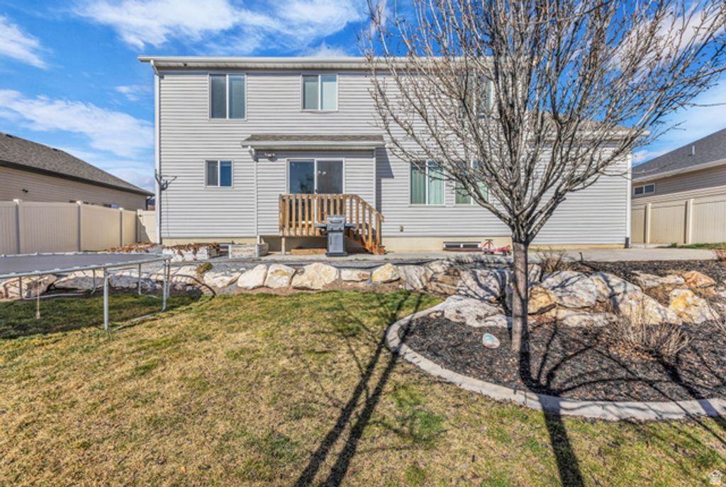 Image 33 of property listing at 1437 W 1200 S, Clearfield, UT 84015
