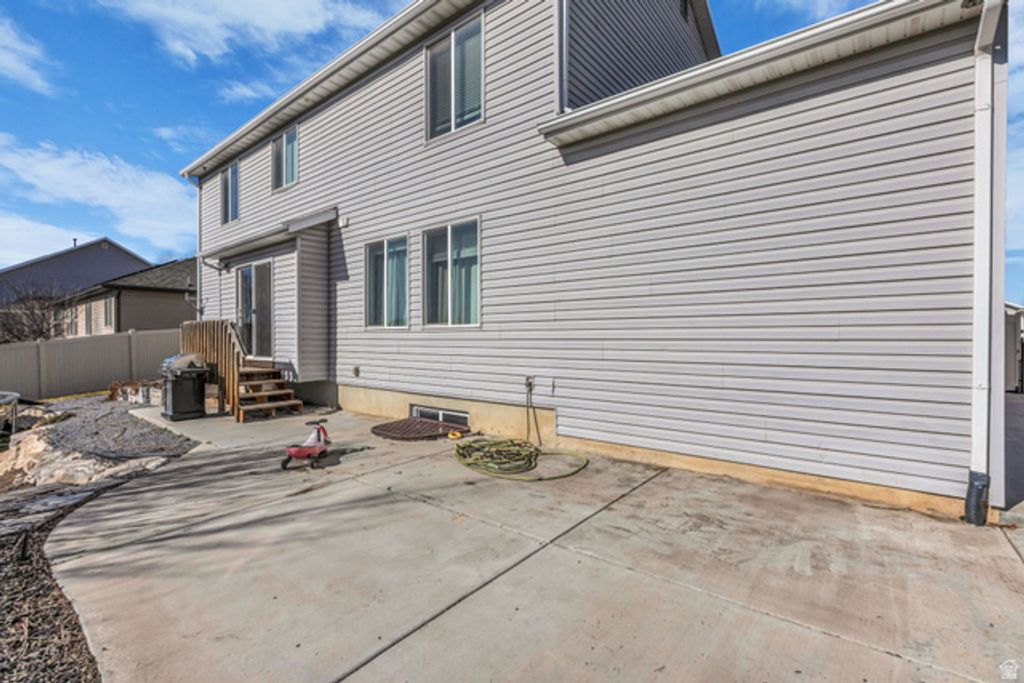 Image 35 of property listing at 1437 W 1200 S, Clearfield, UT 84015