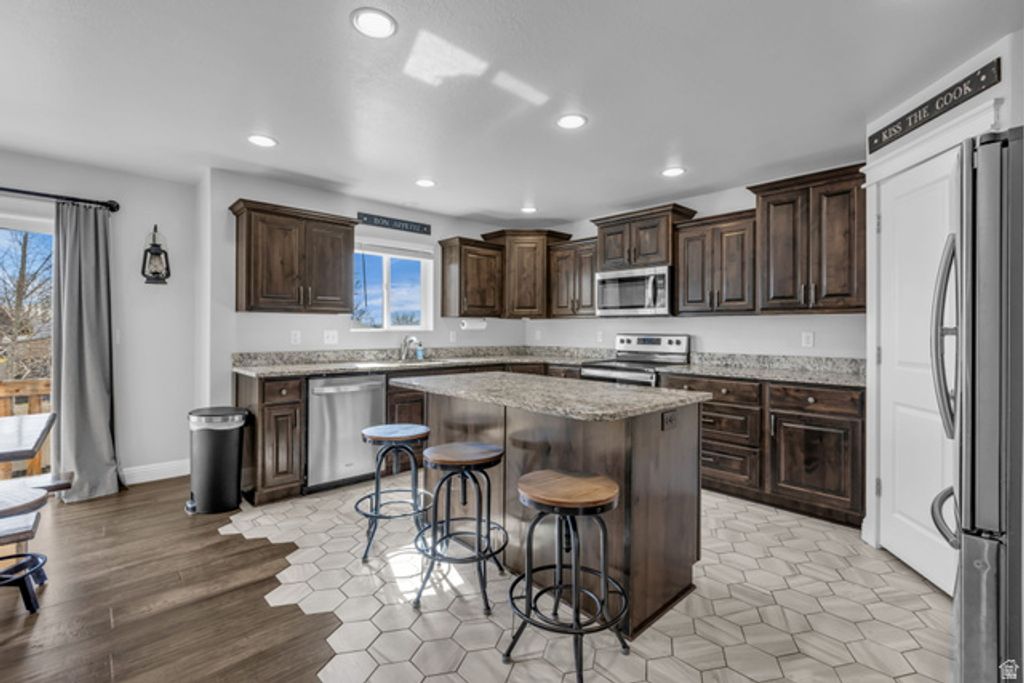 Image 5 of property listing at 1437 W 1200 S, Clearfield, UT 84015