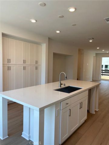1050 Foothill Boulevard, Claremont, CA 91711