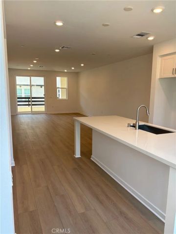 1050 Foothill Boulevard, Claremont, CA 91711