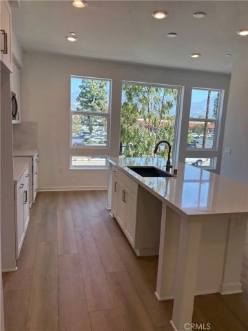 1050 Foothill Boulevard, Claremont, CA 91711
