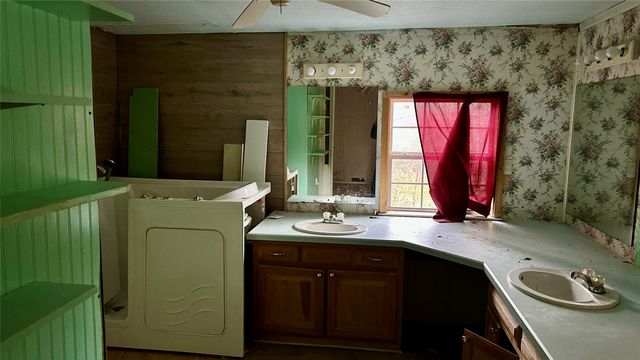 140 Woodland Trail, Gun Barrel City, TX 75156