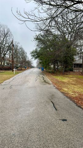 140 Woodland Trail, Gun Barrel City, TX 75156