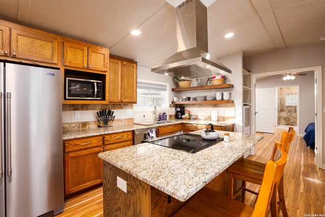 511 FOREST HILL ST, Canyon Lake, TX 78133