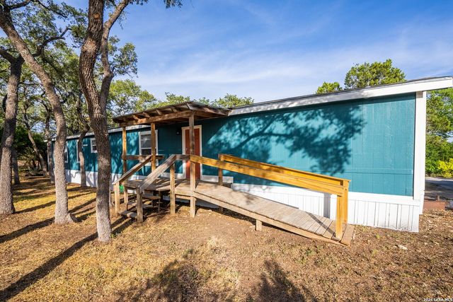 511 FOREST HILL ST, Canyon Lake, TX 78133