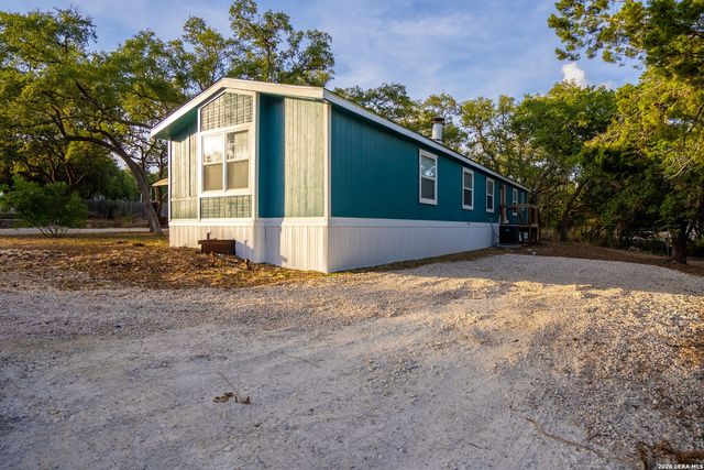 511 FOREST HILL ST, Canyon Lake, TX 78133